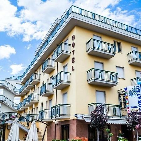 Hotel Corallo Giulianova Bagian luar foto