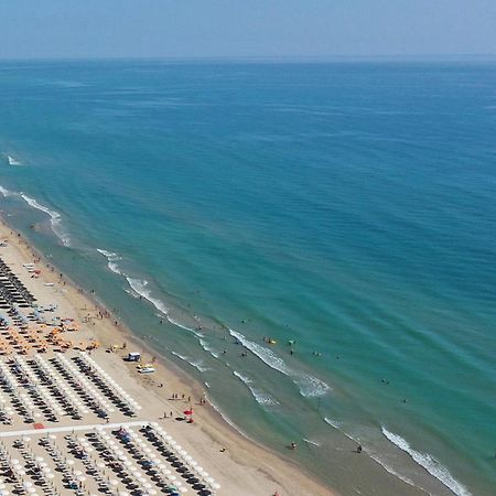 Hotel Corallo Giulianova Bagian luar foto