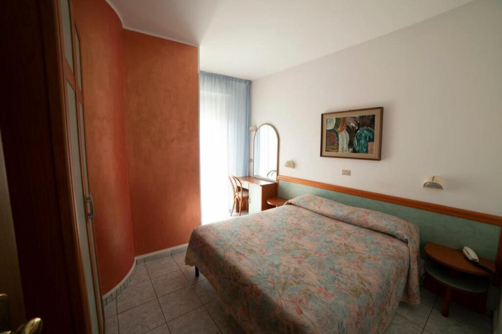 Hotel Corallo Giulianova Bagian luar foto